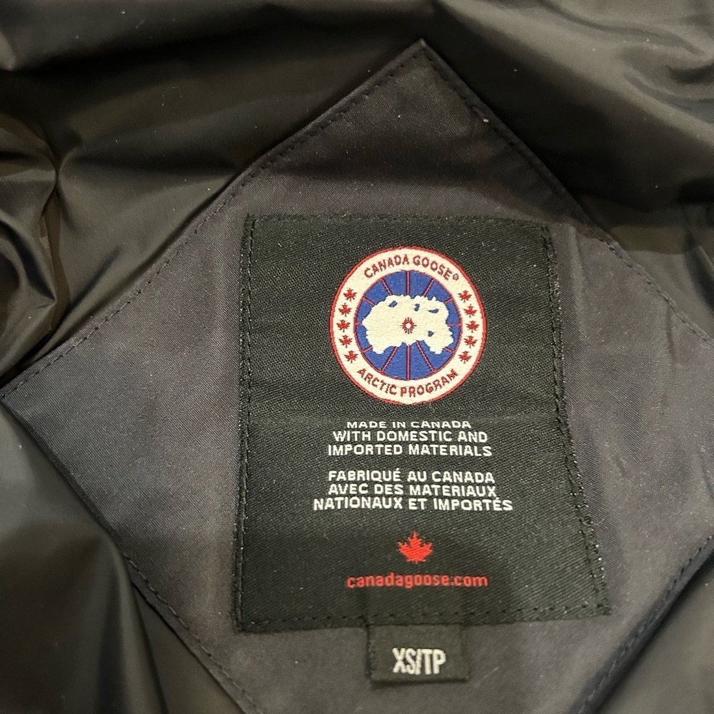 Canada Goose Trillium Parka with Fur Hood - Picture 8 of 12